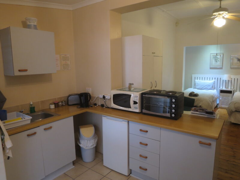 well-equipped kitchenette twin room no.4