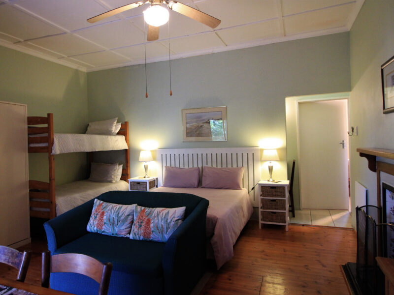 spacious family room no.1 one queen bed, one double bunk ( good mattresses)